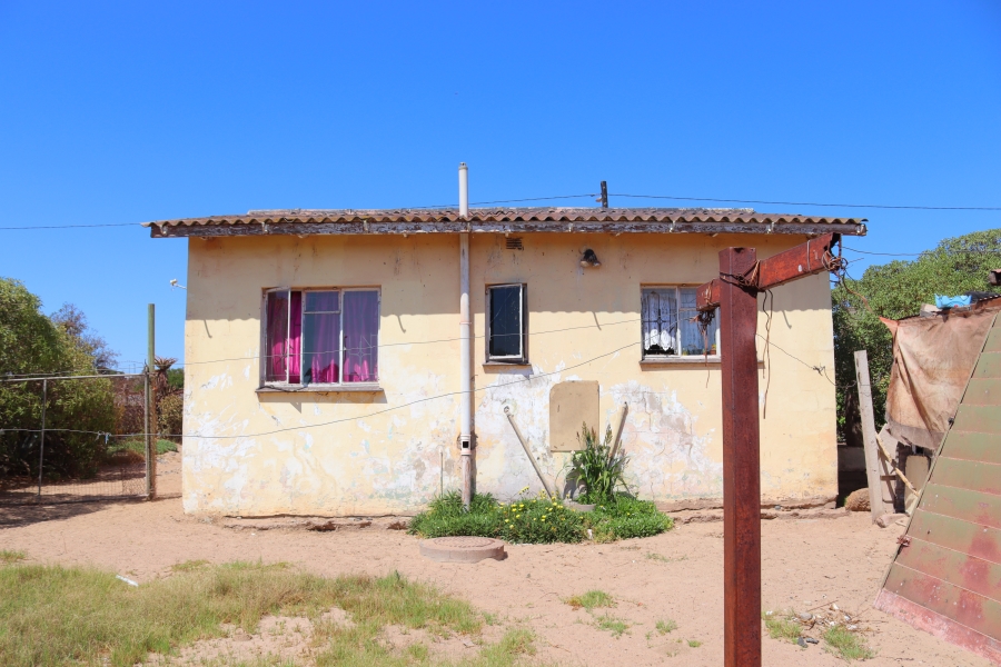 2 Bedroom Property for Sale in Louwville Western Cape